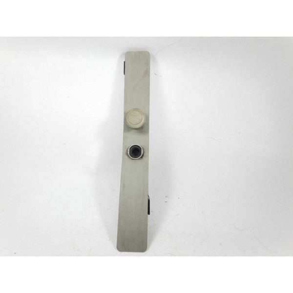 Protetor Regulagem Cinto Dianteiro Esquerdo Tracker 2001-09