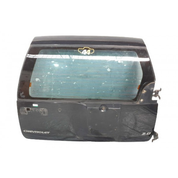 Tampa Traseira Mala Vigia Chevrolet Tracker 01 A 09 Detalhe 