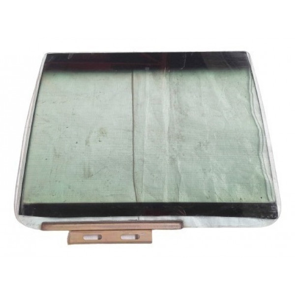 Vidro Traseiro Direit Mitsubishi Pajero Sport 98/03  Detalhe