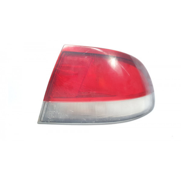Lanterna Direita Mazda 626 92 93 94 95 96 97 Detalhe 