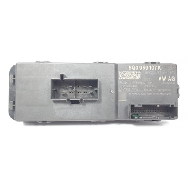 Módulo De Controle Tampa Tras. Vw Passat B8 16 A 20 Detalhe