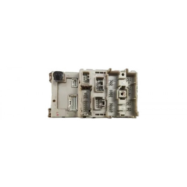 Caixa De Fusíveis Toyota Rav4 01 02 03 04 05 8273342080