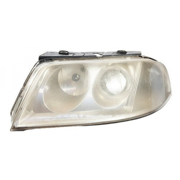 Farol Esquerdo Passat Volkswagen B5 01 02 03 04 Detalhe