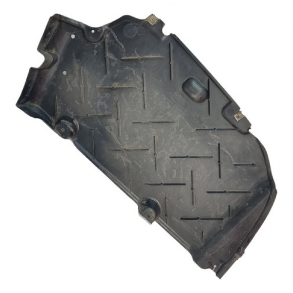 Protetor Traseiro Direito C180 W205 A2056900407 2015 A 2018