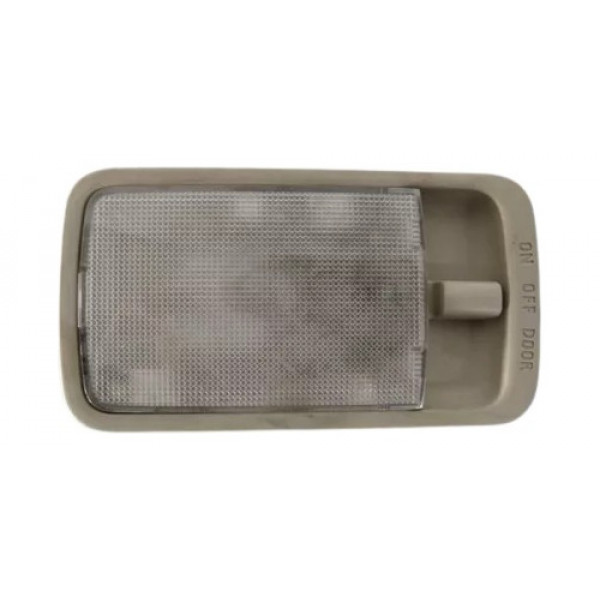 Luz Cortesia Nissan Tiida 